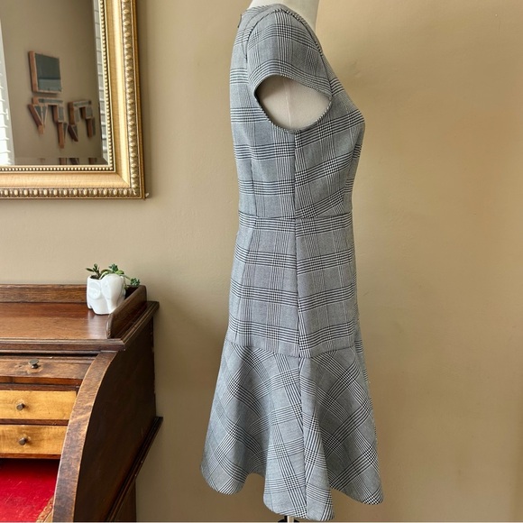 J. Crew Glen Plaid Cap Sleeve Dress Short Sleeve Sheath Flounce Hem Size 4 - Picture 10 of 12